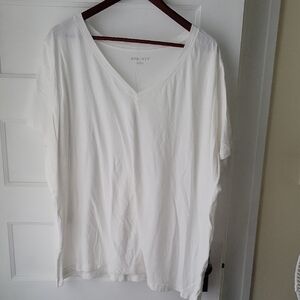 Ava & Viv Women's White V-Neck Top